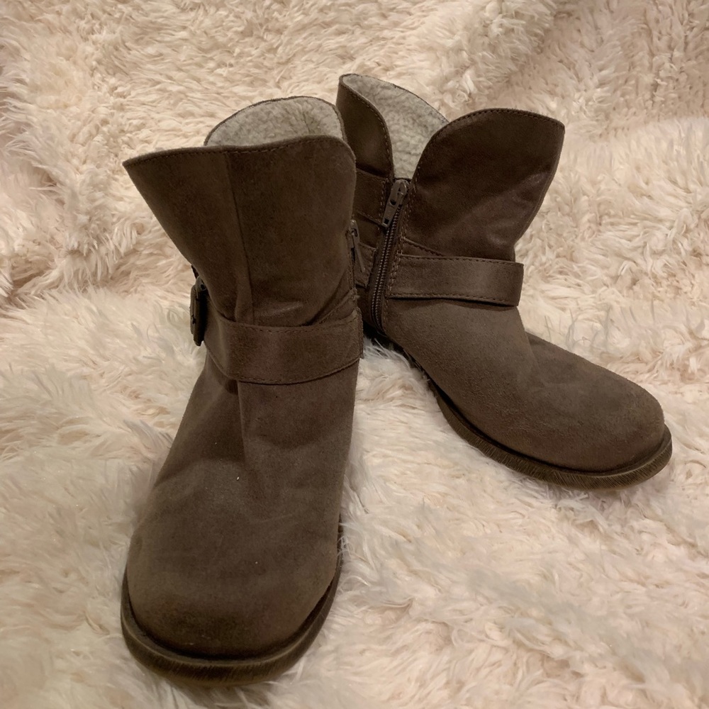 Faux fur lined booties